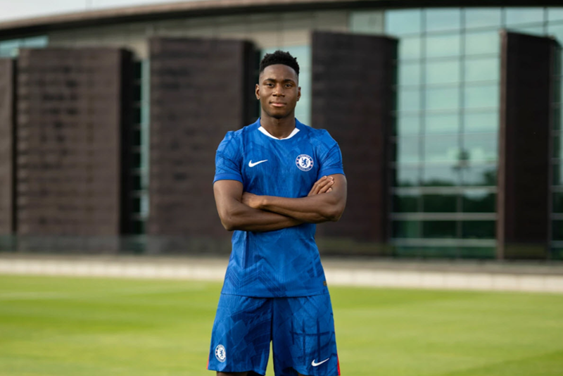 Essugo tái xuất sân tập, Chelsea vẫn thấp thỏm vì tình trạng của Estevao