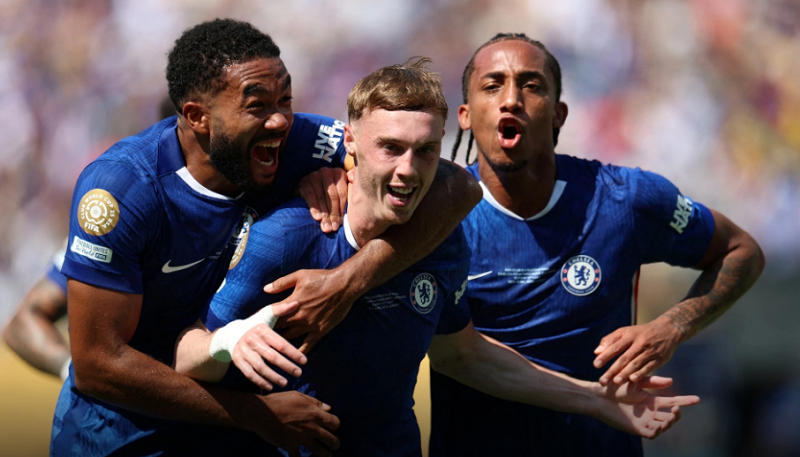 palmer-gay-tranh-cai-cdv-chelsea-chi-trich-trong-tai