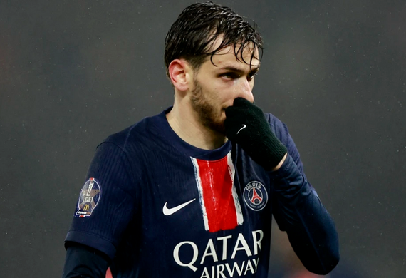 PSG khước từ đàm phán, Arsenal khó chạm tay vào Kvaratskhelia